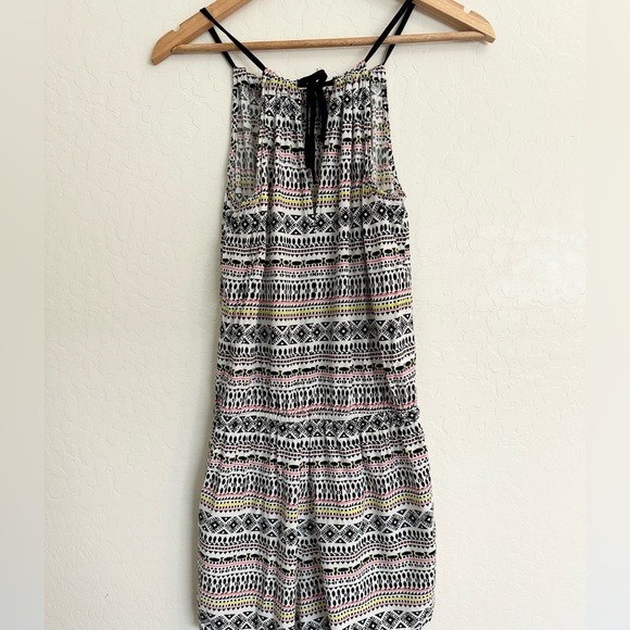 Old Navy Romper Black and White Size Medium Cover Up Resort - Picture 3 of 4